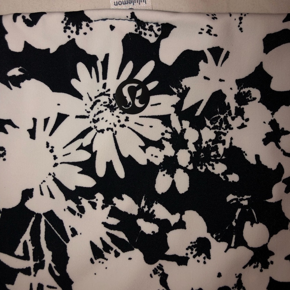 SOLD ON M Lululemon swim bottoms - Picture 7 of 8